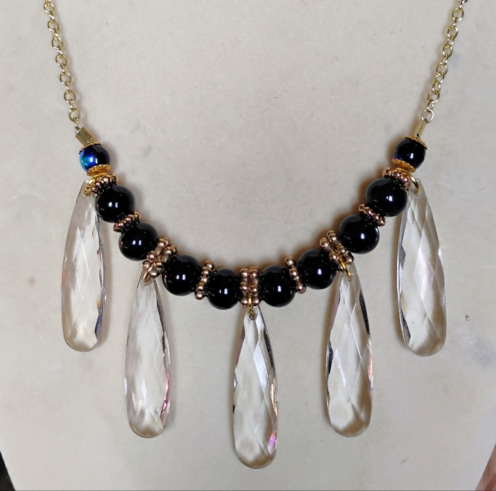 Elegant Black and Gold Necklace